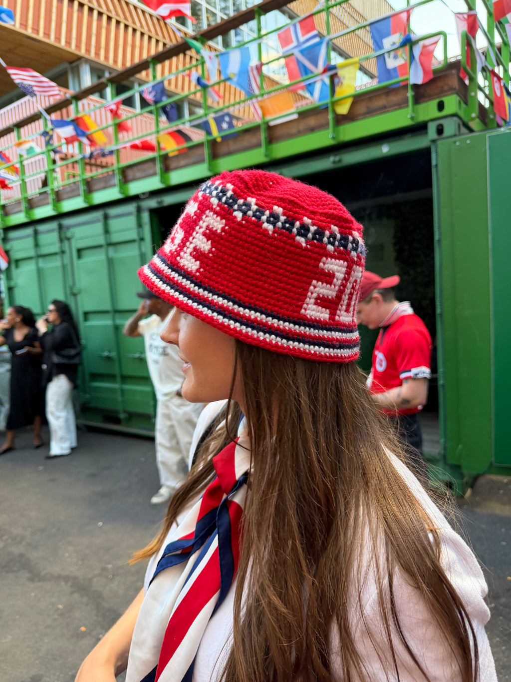 Bøttehatt fotball VM (garnpakke)
